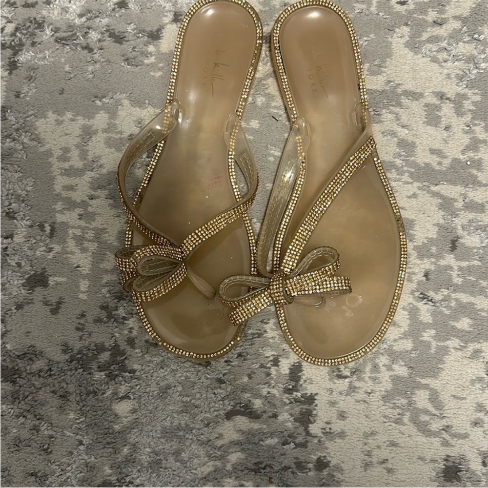 LAST CHANCE❗️ Nicole Miller Gold Bow rhinestone jelly Sandals